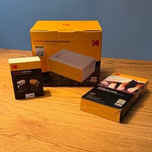 Kodak Instant Dock Printer with 40 sheets of 4 by 6 paper